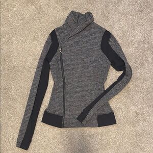 Women's Gray and Black Sweater